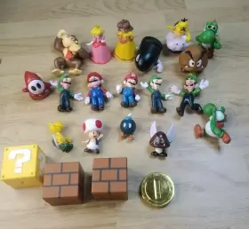 Ban83160 Bandai Japan Lot Of 22 Nintendofigures. New Super Mario S.h. Figuarts Diorama