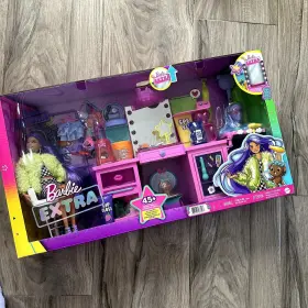 Barbie 887961973297 Extra Doll And Vanity Playset With Exclusive Pet Puppy 45 Pieces