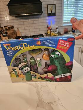 Big Idea 4984/5753.8 Veggietales Dave And The Giant Pickle Playset Boxed 10 Figures