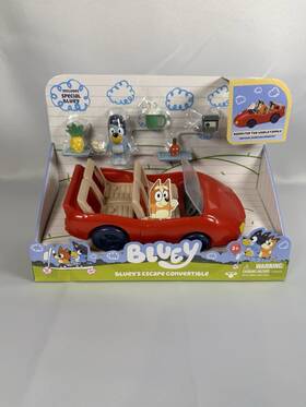 Bluey Fv35225 Moose Escape Convertible Playset With Figure Vehicle And Accessories