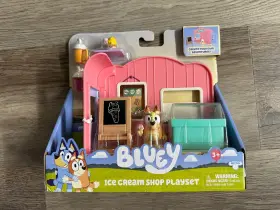17553 Bluey Moose Toys Ice Cream Shop Playset With Bingo Collectible Figure By Brand New