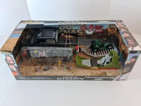 Cabelas 847732049996 2013 Duck Dynasty Exclusive Playset With Truck Trailer Boat And Figures