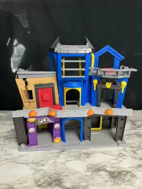 R9635 Dc Super Friends Batman/the Joker Playset