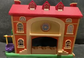 Disney 886144144462 Muppet Babies Schoolhouse Playset With 7 Figures And Accessories
