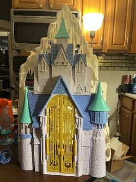 Disney Y9966-0280 Vintage Frozen Ice Castle Playset With Chair And Bed