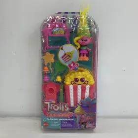 032419 Dreamworks 194735241316 Trolls Fun Fair Surprise Fairfest Viva Small Doll