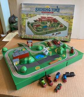 Ertl 4026 Shining Time Station Thomas Trevor Troublesome Trucks Deluxe Miniature Playset