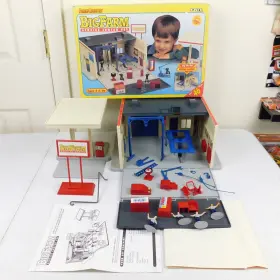 4456 Ertl Vintage Farm Country Service Center Playset Complete In Box 1994