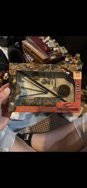 Ertl Collectibles 12558 Team Realtree Rocky Mountain Playset Tent Campfire