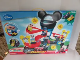 Fisher-price 027084630237 Disney Mickey Motors Raceway With 2 Racers Battery Operated