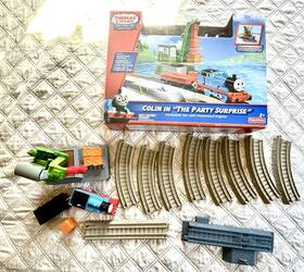 Fisher-price R9491 Thomas And Friends Trackmaster Colin In Inch The Party Surprise Set Discontinued Euc