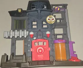 X7669 Fisher-price Batman The Penguin Gotham City Action Figure Playset 2013