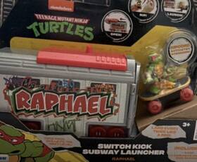 Funrise 71110 Teenage Mutant Ninja Turtles Raphael Switch Kick Subway Launcher