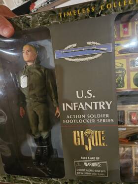 G.i. Joe 57176 G.i. U.s. Infantry Timeless Collection Footlocker Series Boxed Playset