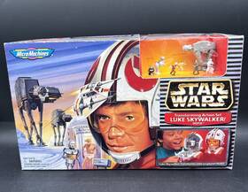 Galoob 047246658176 Star Wars Micro Machines Rebel Pilot/hoth Transforming Action Set 1996 Misb