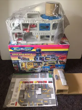Galoob 047246744428 Micro Machines Vintage Super Auto World - Brand New Open Box 74442