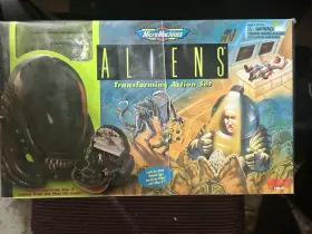74815 Galoob Micro Machines Alien Transforming Playset Kane Parker Dallas 1997