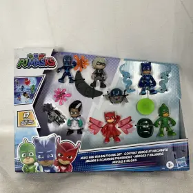 Hasbro 010993837274 Pj Masks Hero And Villain Figure Set - 17 Total Pieces New In Package