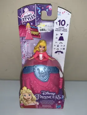 Hasbro 010993934386 Disney Princess Aurora Secret Styles Fashion Suprise 10 Pcs. New