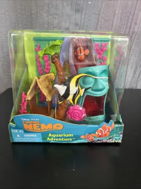 Hasbro 076930034279 Disney Pixar Finding Nemo Aquarium Adventure Gill And Playset 2002 Htf