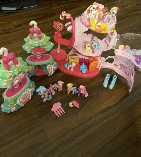 Hasbro 653569400219 2008 My Little Pony Sweetie Belle Gumball House And 2006 Ponyville Tree Pop-up Lot