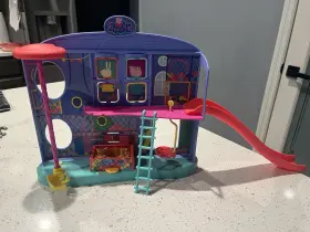 81964137 Hasbro Peppa Pig Ultimate Play Center Playset