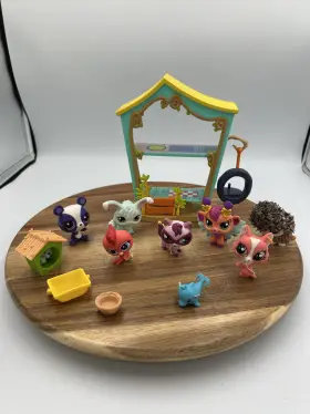 A6246 Hasbro Littlest Pet Shop Playset Accessories Lot 8 Pets Playground House 2013