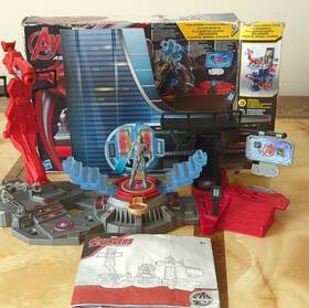 Hasbro B2835 Avengers Age Of Ultron Iron Man And Attack Playset B1402