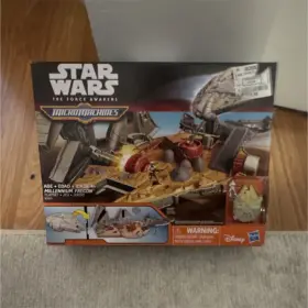 B3654 Hasbro Star Wars The Force Awakens Micro Machines Millennium Falcon Playset