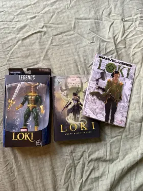 E3971 Hasbro Loki Comic Book And Figure Set