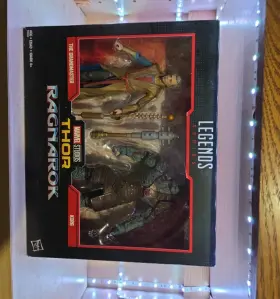 E9404 Hasbro Marvel Thor Ragnarok Grandmaster And Korg Action Figures Set Boxed