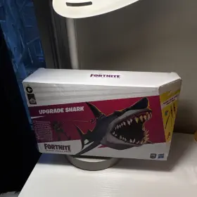 F4267 Hasbro Fortnite Victory Royale Series Upgrade Shark Playset With Accessories