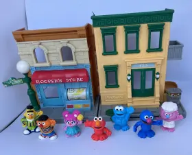 M8527 Hasbro Mr Hoopers Store Playset 123 Sesame Street With 7 Figures 2010