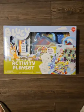 Horizon Group Usa 194356247827 Bluey On The Go Playset Artwork Nwt 40 Activities