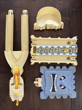 77322 Hot Wheels Mario Kart Thwomp Ruins Track
