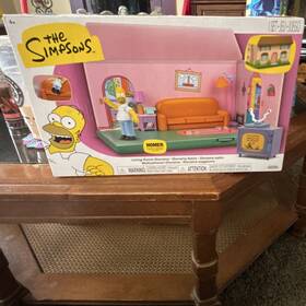 Jakks Pacific 17656 The Simpsons Living Room Diorama Playset Homer Figure Boxed