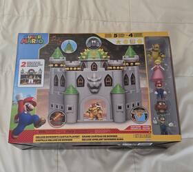 Jakks Pacific 2140590 Super Mario Deluxe Bowsers Castle Playset With 5 Figures And 4 Accessories