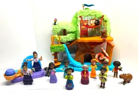 21935 Jakks Pacific Disney Encanto 3 Inch Figures Lot With Mirabel Luisa And Antonios Tree House Playset