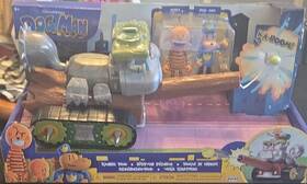 Jakks Pacific 3005b101 Dog Man Petey Squirrel Tank Playset Articulated Figures