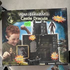 Jakks Pacific 41054 Van Helsing Castle Dracula Playset 2 Feet Tall With Monsters