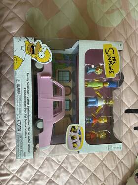Jakks Pacific 43070 The Simpsons Pink Family Car Playset With Homer Marge Bart And Lisa