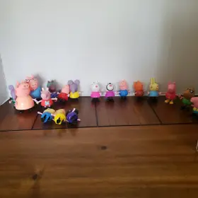 92676 Jazwares Huge Lot Peppa Pig Figures And Furnishings