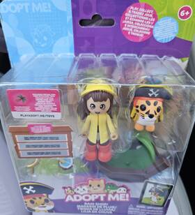 Jazwares Af2-#126 Adopt Me Rain Shop Playset Visitor Maya And Captain Fluffy
