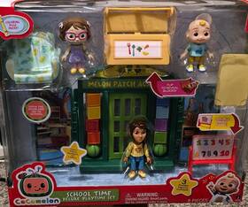 Jazwares Cmw0096 Cocomelon School Time Deluxe Playtime Set Jj Figure 8 Pieces Plastic