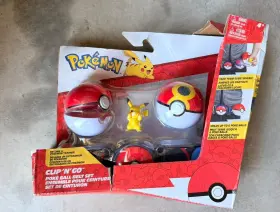 Pkw2720 Jazwares Pokemon Clip Ftnft Go Poke Ball Belt Set - Pikachu