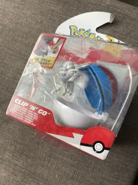 Pkw3135 Jazwares Pok Mon Clip Ftnft Go Alolan Vulpix Great Ball Playset Action Figure