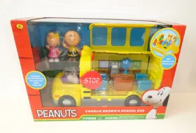 45085 Just Play New Peanuts School Bus Playset Toy Charlie Brown Vehicle Figures Classroom B20