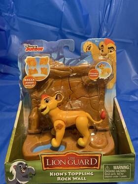Just Play 77115 The Lion Guard Kion Playset Poseable Figure Break Away Wall