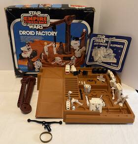 Kenner 39150 Vintage Star Wars Droid Factory With Many Parts And Damaged Box 1979