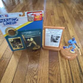 Kenner 78221-78027 Starting Lineup 1991 Bo Jackson Collectors Edition Action Figure Set